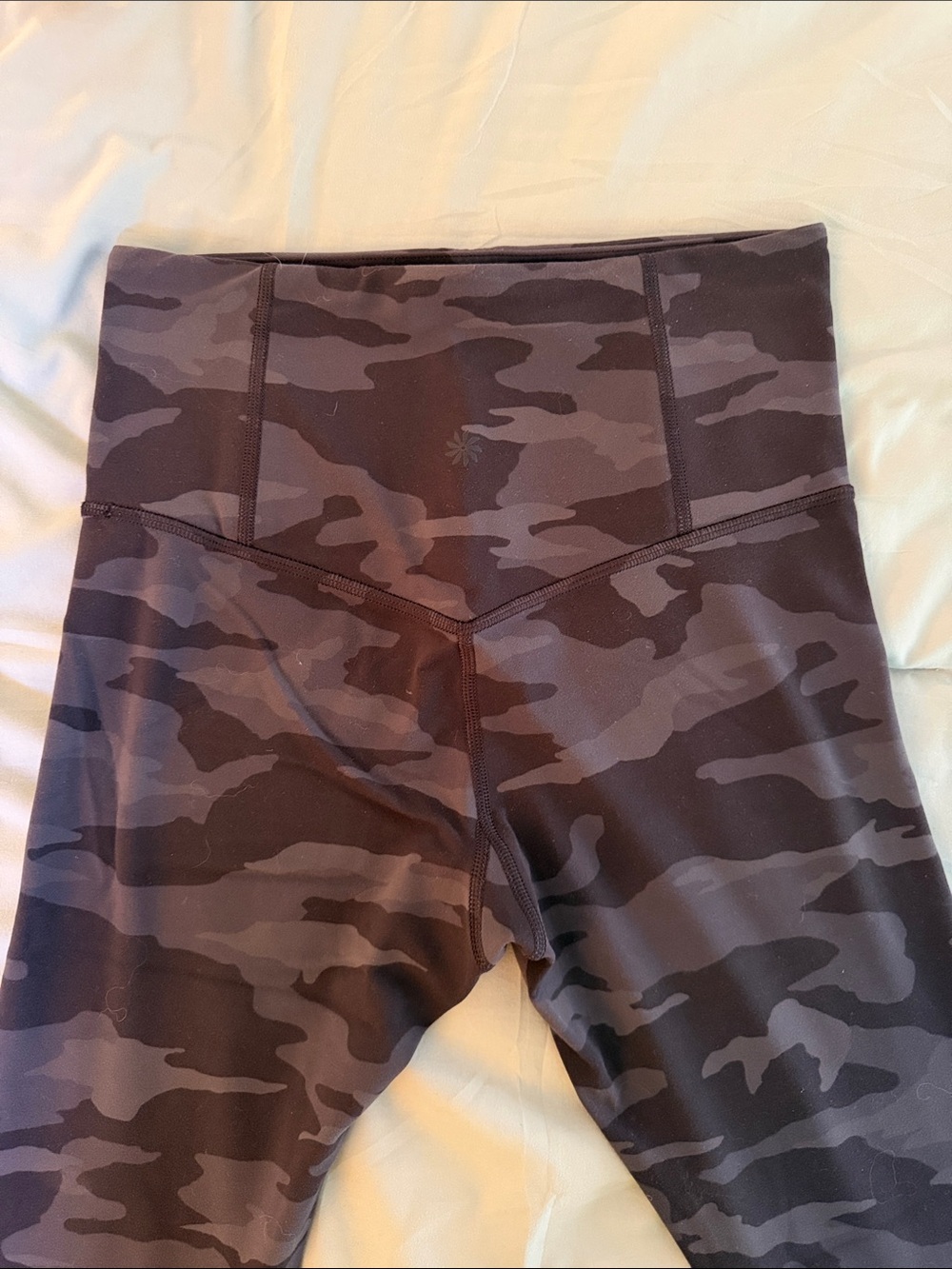 Athleta women’s' Charcoal Camo Leggings XS BLACK CAMOUFLAGE P13